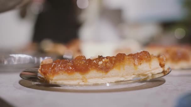 Pastry Chef Pours Thick Layer Buttercream Slice Cake — Videoclip de stoc