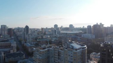 Ukrayna 'nın başkenti Kiev' den görüntüler. Şehrin merkezi kısmı insansız hava aracından çekildi.