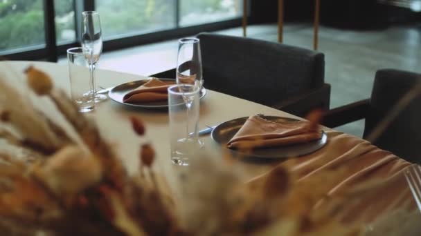 Table Servie Gros Plan Avec Verres Assiettes Décorer Décoration Table — Video