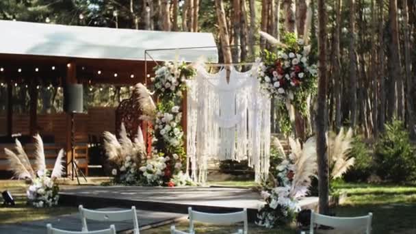Decorações Casamento Arco Flores Pastel Cores Desbotadas Câmera Lenta Fora — Vídeo de Stock