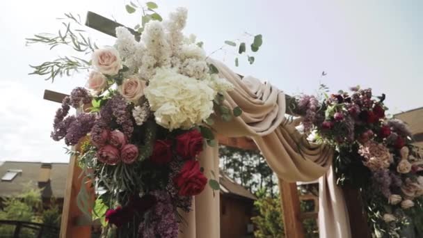 Medium Shot View Wedding Wooden Arch Floral Decorations Flowers Pastel — Stock Video