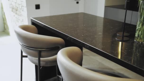 Innenraum Leeres Modernes Loft Büro Modische Sessel Mit Grauem Leder — Stockvideo