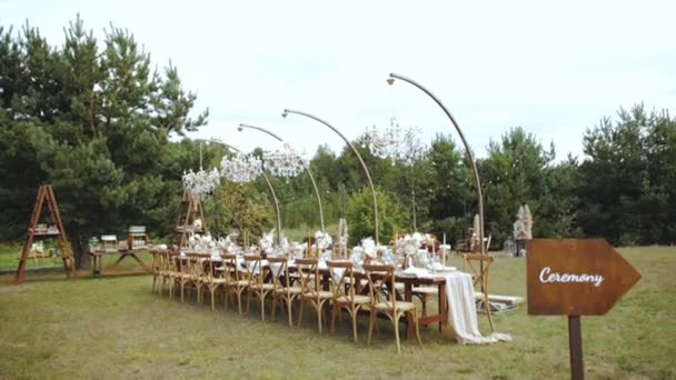 Mesa Casamento Livre Decorado Com Velas Secas Flores Pastel Para — Vídeo de Stock