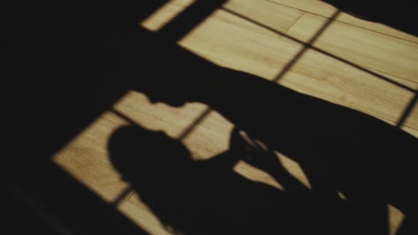 Shadows Man Woman Kissing Sunlight Reflecting Floor Slow Motion Silhouette — Stockvideo