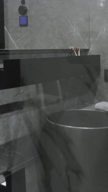 Dikey ekran: Şık elementlerle dolu modern banyo tasarımını keşfedin. Konforlu Modern Tasarım. 4k