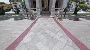 Bangkok Tayland, 23 Şubat 2023: Wat Bowonniwetwiharn Ratchaworawiharn (Wat Bowonniwet Vihara) - Tayland 'ın Bangkok kentindeki büyük Tayland Budist Tapınağı