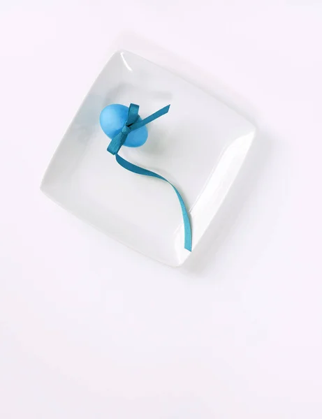 Huevo Azul Con Cinta Placa Cuadrada Blanco — Foto de Stock