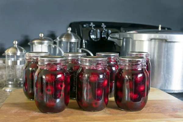 Home Canned Dark Red Sweet Cherries Pint Jars — Stock Photo, Image