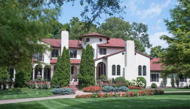 Yuvarlak Taretli Güzel İspanyol Tarzı Konağı