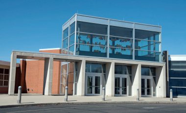 Modern Çimento ve Cam İnşaat Girişi