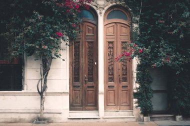 Ahşap kapılar eski ev