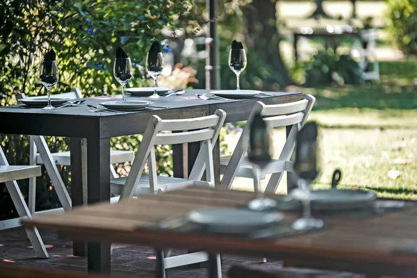 Tables Chairs Sunny Garden — Stock Photo, Image