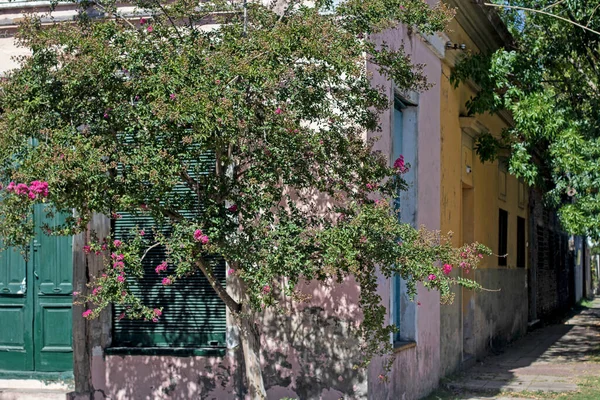 Şehrin Eski Köşe Evi — Stok fotoğraf