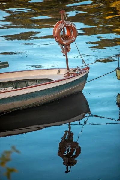 Fischerboot Auf Dem See — Stockfoto