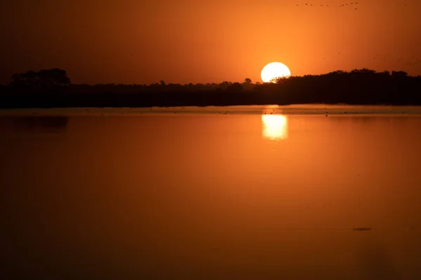 Krásný Západ Slunce Nad Jezerem — Stock fotografie