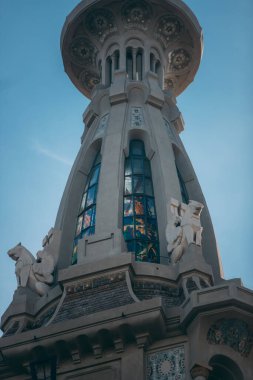 Şehirdeki eski tarihi bina. 