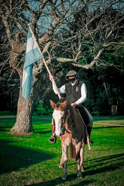 Buenos Aires Argentine Avril 2022 Homme Cheval Avec Drapeau — Photo