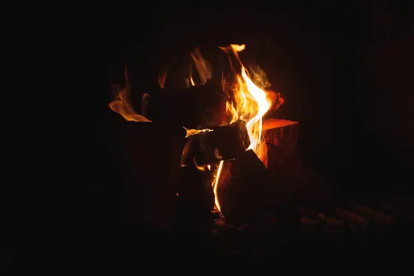 Καίγοντας Φωτιά Νύχτα — Φωτογραφία Αρχείου