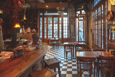 BUENOS AIRES, ARGENTINA - 13 Nisan 2022: Lüks otel restoranının iç mekanı
