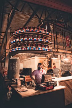 BUENOS AIRES, ARGENTINA - 13 Nisan 2022: Lüks otel restoranının iç mekanı