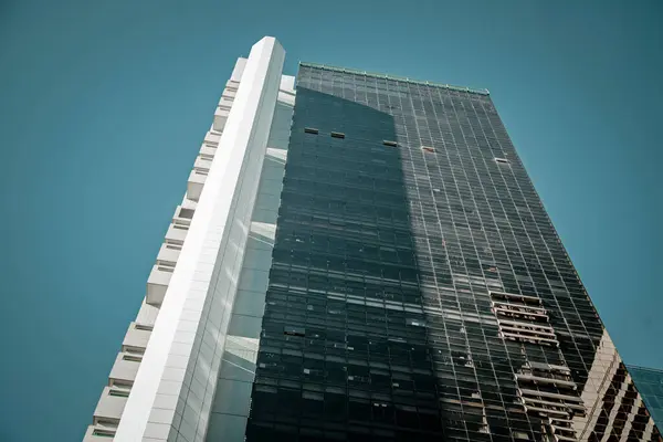 Rio de Janeiro 'daki modern ofis binaları, gündüz görüşü.