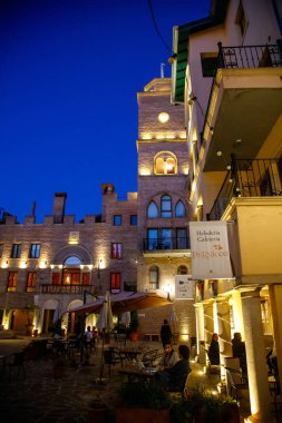 Eski şehrin gece manzarası.