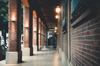 Şehrin modern binası