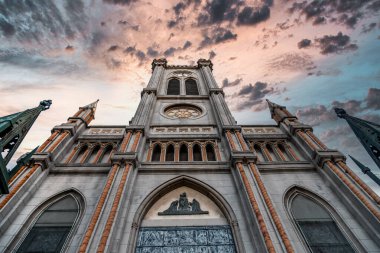 Buenos Aires 'teki eski Hıristiyan kilisesinin gündüz görüşü 
