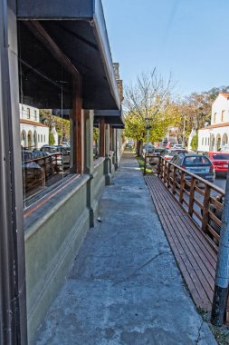 Rio De Janeiro Caddesi 'ndeki Restoran' ın önünde. 