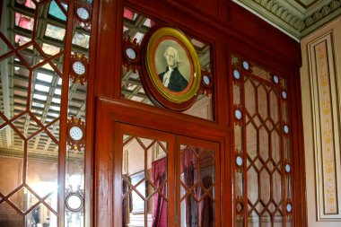 Buenos Aires, Arjantin - 18 Nisan 2023: San Jose Sarayı, oda içi ahşap kapı 