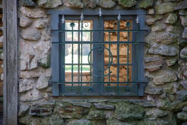 taş duvardaki eski pencere, antik mimari
