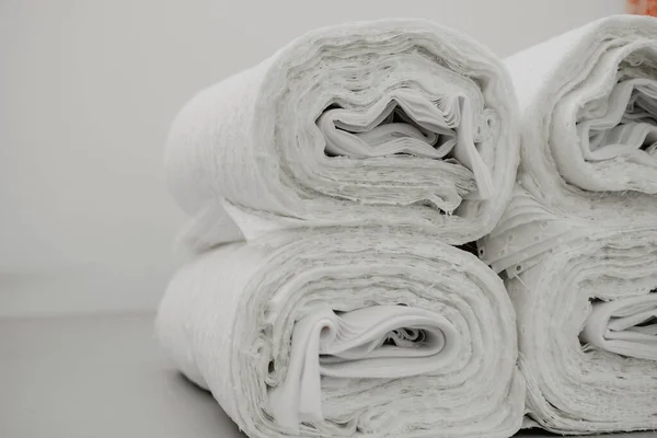 Rouleaux Tissu Blanc Pour Coudre Une Robe Usine Trouvent Sur — Photo