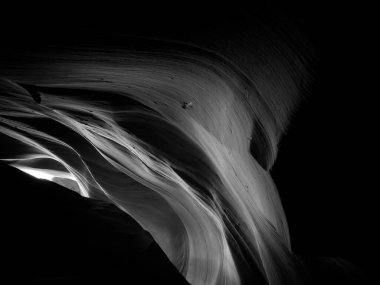 Ünlü Antilop Kanyonu, siyah beyaz doğanın gücünü gösteriyor.. 