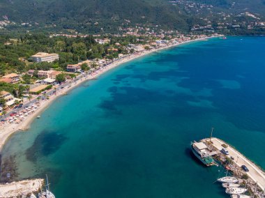 İHA görüntüsü Ipsos Körfezi Korfu İyon Adaları Yunanistan, Avrupa