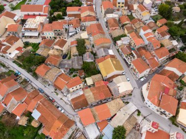 Roda Beach Resort ve Spa 'nın insansız hava aracı görüntüsü - Panoramik plaj manzaralı lüks evler, villalar ve oteller