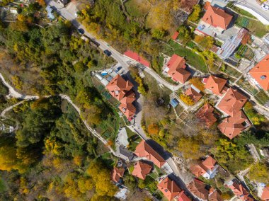 Metsovo, Yunanistan 'ın en güzel köylerinden biridir. Popüler kış tatili merkezi olan Pindos Dağı' nda yer alır.