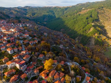 Metsovo, Yunanistan 'ın en güzel köylerinden biridir. Popüler kış tatili merkezi olan Pindos Dağı' nda yer alır.