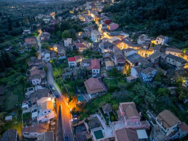 Yunanistan 'ın Korfu kentindeki Ano Korakiana köyünün panoramik hava aracı görüntüsü