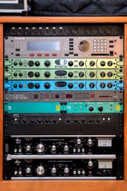 24 bahçe eşyası - ekipman rafı