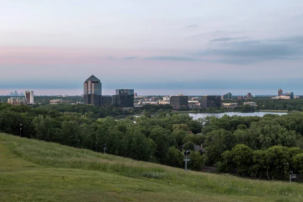 Vysoký Úhel Záběru Nad Panorama Bloomingtonu Během Letní Modré Hodiny — Stock fotografie
