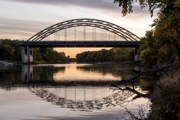 Highway Cedar Avenue Bridge Reflecting Minnesota River Colorful Fall Evening — Stock Photo, Image