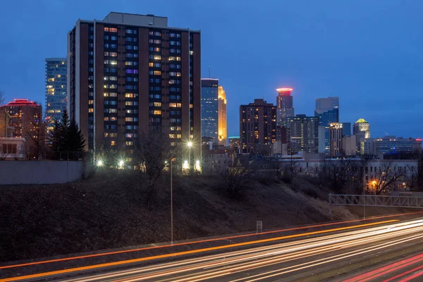 Minneapolis Şehir Merkezinin Alaca Işığa Duyarlı Şehir Manzarası Market Üst — Stok fotoğraf