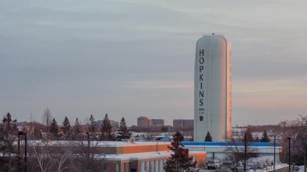 Hopkins Januar 2022 Suburban Hopkins Minnesota Water Tower Und Medium — Stockvideo