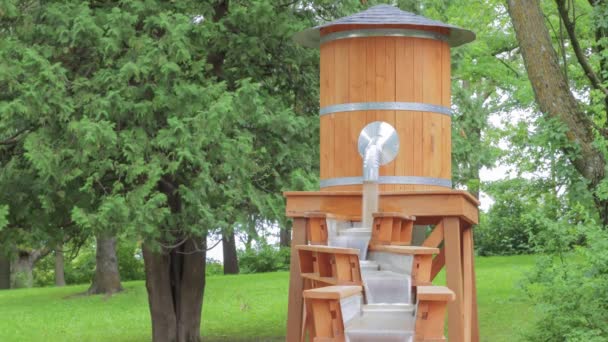 Strakke Niagra Grot Mini Water Toren — Stockvideo
