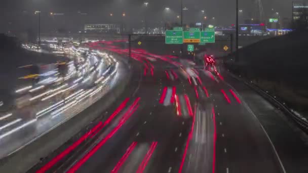Ночное Закрытие Автомобильных Трасс Движение Час Пик Время Часа Тумана — стоковое видео