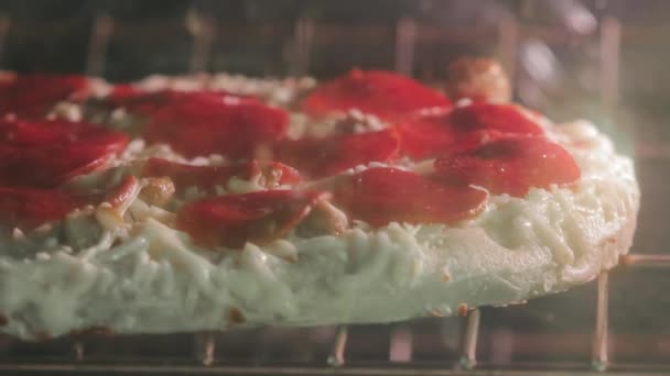 Close Widok Domowej Roboty Pizzy Pieczenia Ciasta Piekarniku Kuchni Proces — Wideo stockowe