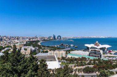 Bakü 'nün şehir manzarası. Tatil ve seyahat konsepti.