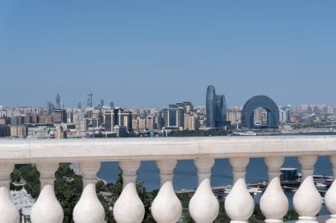 Bakü 'nün şehir manzarası. Tatil ve seyahat konsepti.