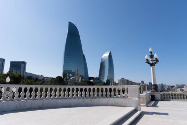 Bakü 'nün şehir manzarası. Tatil ve seyahat konsepti.