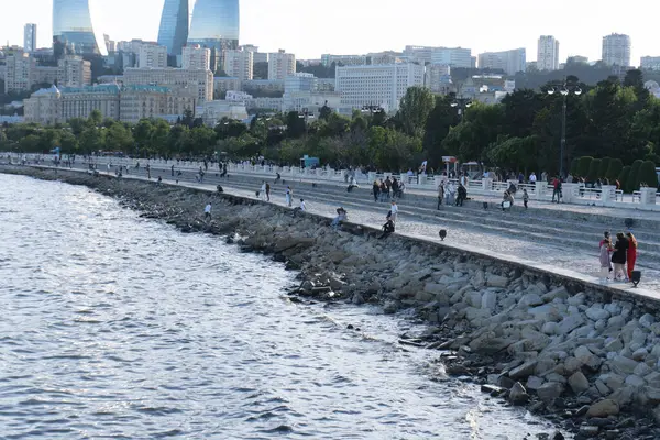 Bakü Bulvarı 'nın muhteşem manzarası.